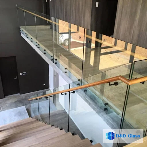 railing kaca tempered handling kayu